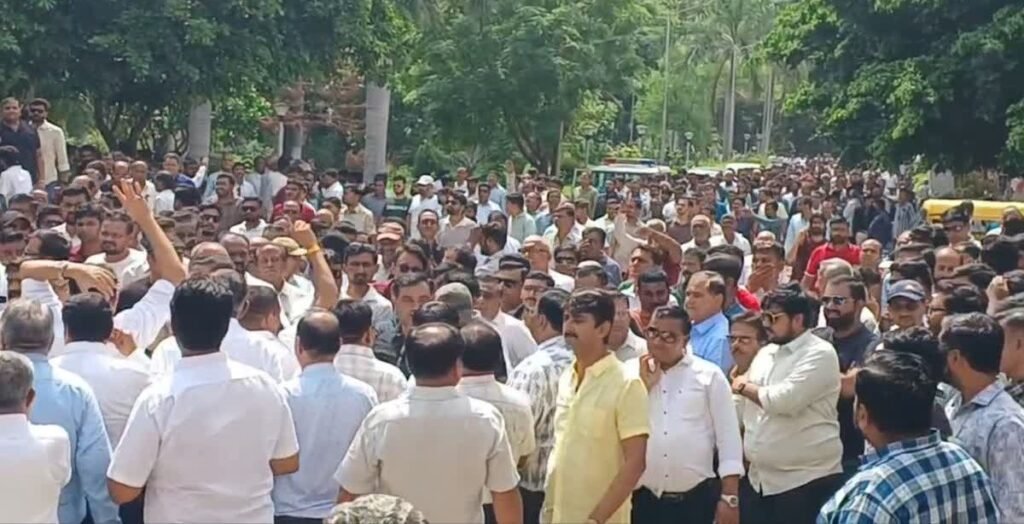 GSTની નીતિઓના લીધે બ્રાસ ઉદ્યોગકારો માં ભારે રોષ!! બંધ પાડી જીલ્લા કલેકટરને આવેદનપત્ર આપ્યું
